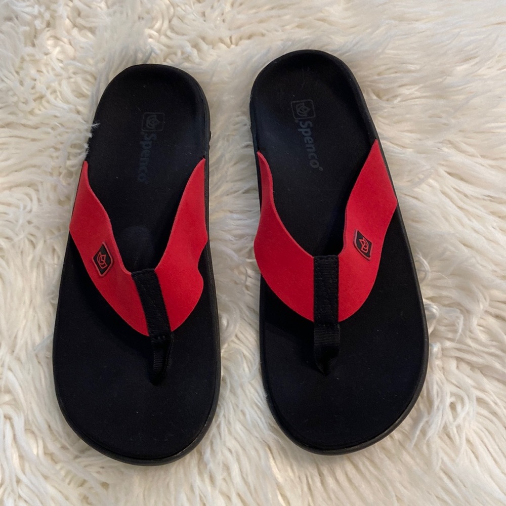 SPENCO Medical Corporation Man Flip-Flops size 9.5 NWOT red and black color